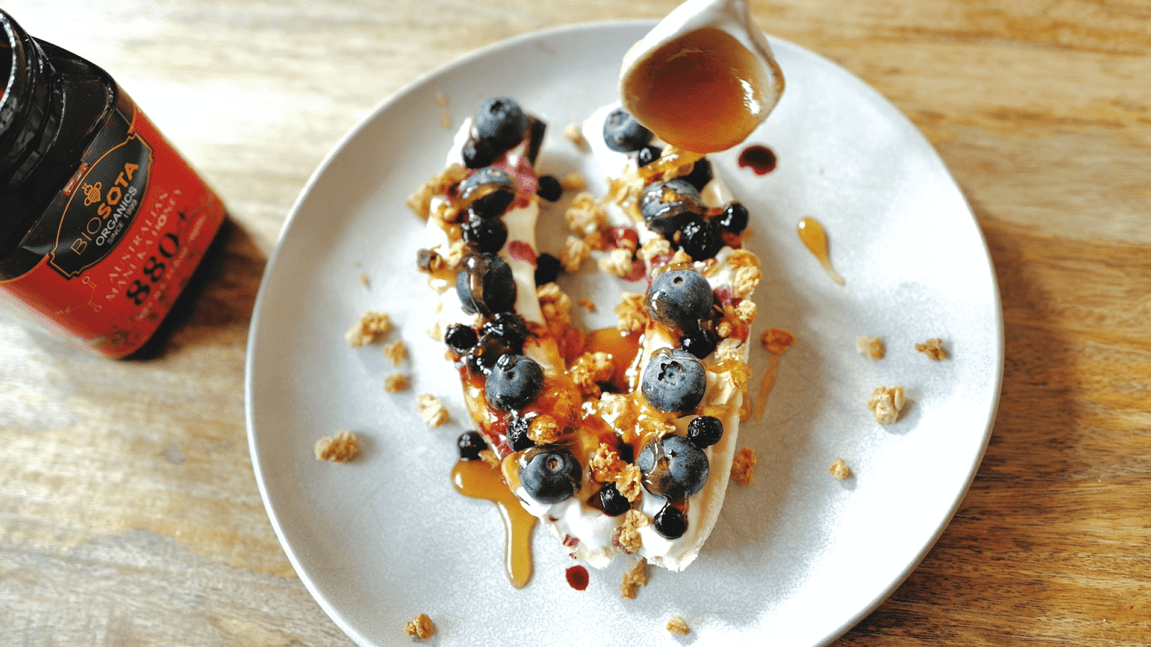 Manuka Honey Recipe: Blueberry Banana Split